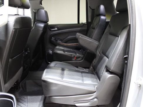 Used 2018 Chevrolet Suburban LT image 21