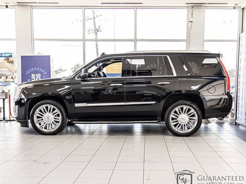 Used 2016 Cadillac Escalade Platinum AWD/4WD image 6
