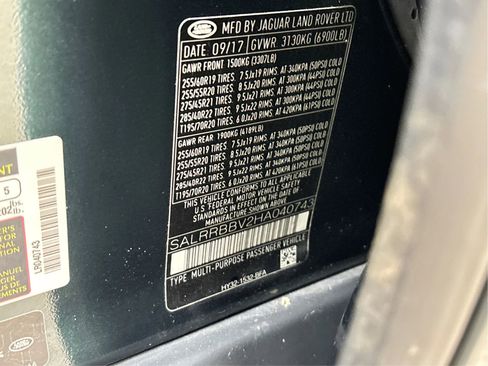 Used 2017 Land Rover Discovery HSE image 30