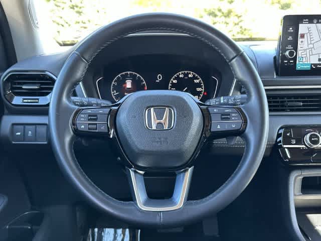 Used 2025 Honda Pilot Touring image 8