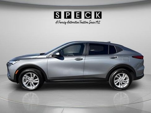Certified 2025 Buick Envista Preferred w/ Convenience I Package FWD image 2