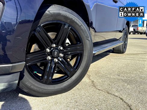 Used 2021 Ford Expedition XLT image 2