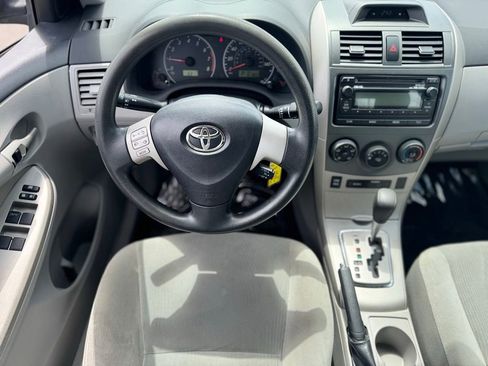 Used 2012 Toyota Corolla LE FWD image 13