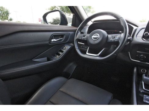 Certified 2023 Nissan Rogue SV w/ SV Premium B Package FWD image 12