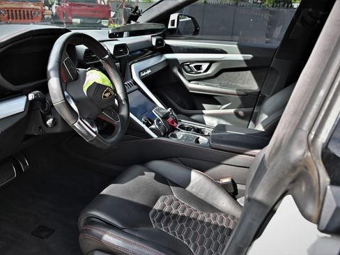 Used 2019 Lamborghini Urus AWD/4WD image 8