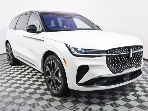 New 2026 Lincoln Nautilus Reserve AWD/4WD image 9