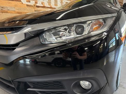 Used 2018 Honda Civic EX-L image 10