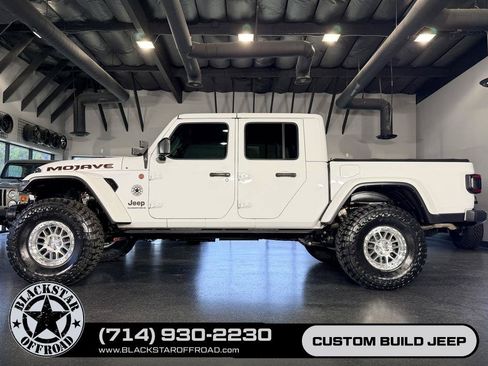 Used 2023 Jeep Gladiator Mojave w/ LED Lighting Group AWD/4WD image 7
