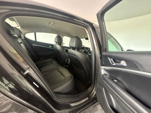 Used 2025 Genesis G70 2.5T RWD image 21