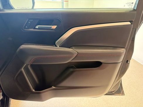 Used 2023 Chevrolet Colorado Z71 w/ Z71 Convenience Package 2 AWD/4WD image 11