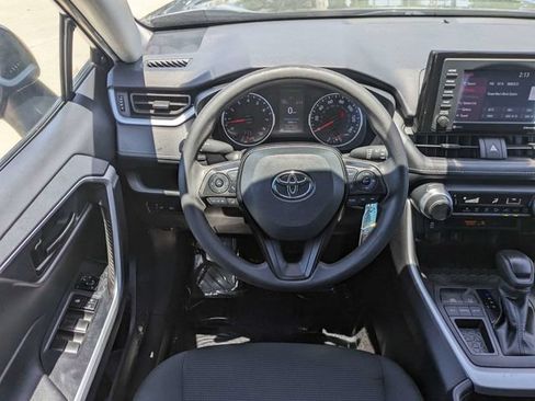 Used 2021 Toyota RAV4 LE w/ Carpet Mat Package (TMS) FWD image 17