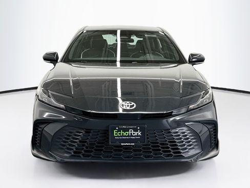 Used 2025 Toyota Camry SE FWD image 2