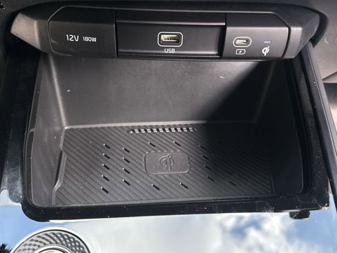 Certified 2025 Kia Niro EX FWD image 28