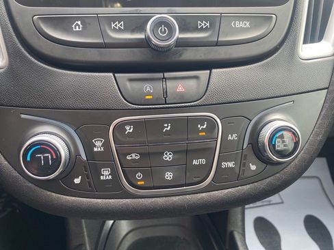 Used 2025 Chevrolet Malibu LT FWD image 16