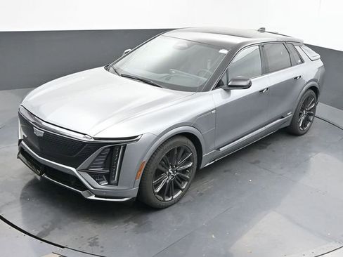 New 2026 Cadillac Lyriq V image 30