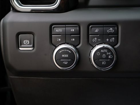 Used 2025 GMC Sierra 1500 Denali Ultimate image 42