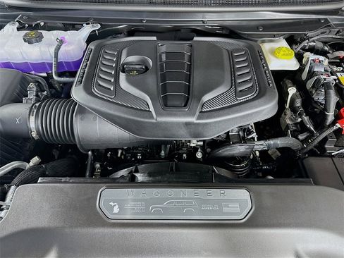 New 2025 Jeep Wagoneer L Series II w/ Convenience Group I image 18