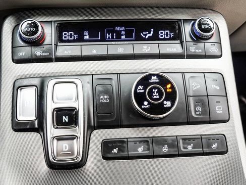 Used 2022 Hyundai Palisade Calligraphy image 21