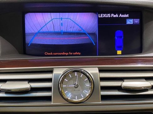 Used 2013 Lexus LS 460 AWD w/ Comfort Pkg image 25