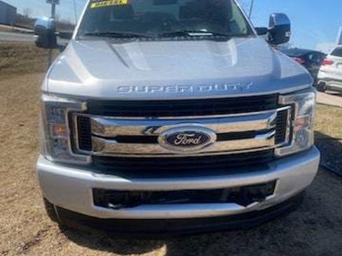 Used 2018 Ford F250 XLT w/ FX4 Off-Road Package image 11