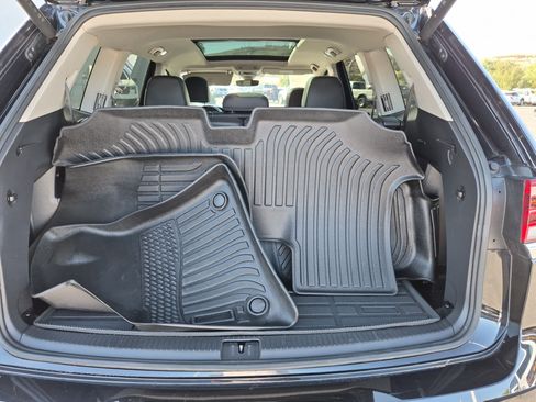 Used 2025 Volkswagen Atlas SEL AWD/4WD image 30