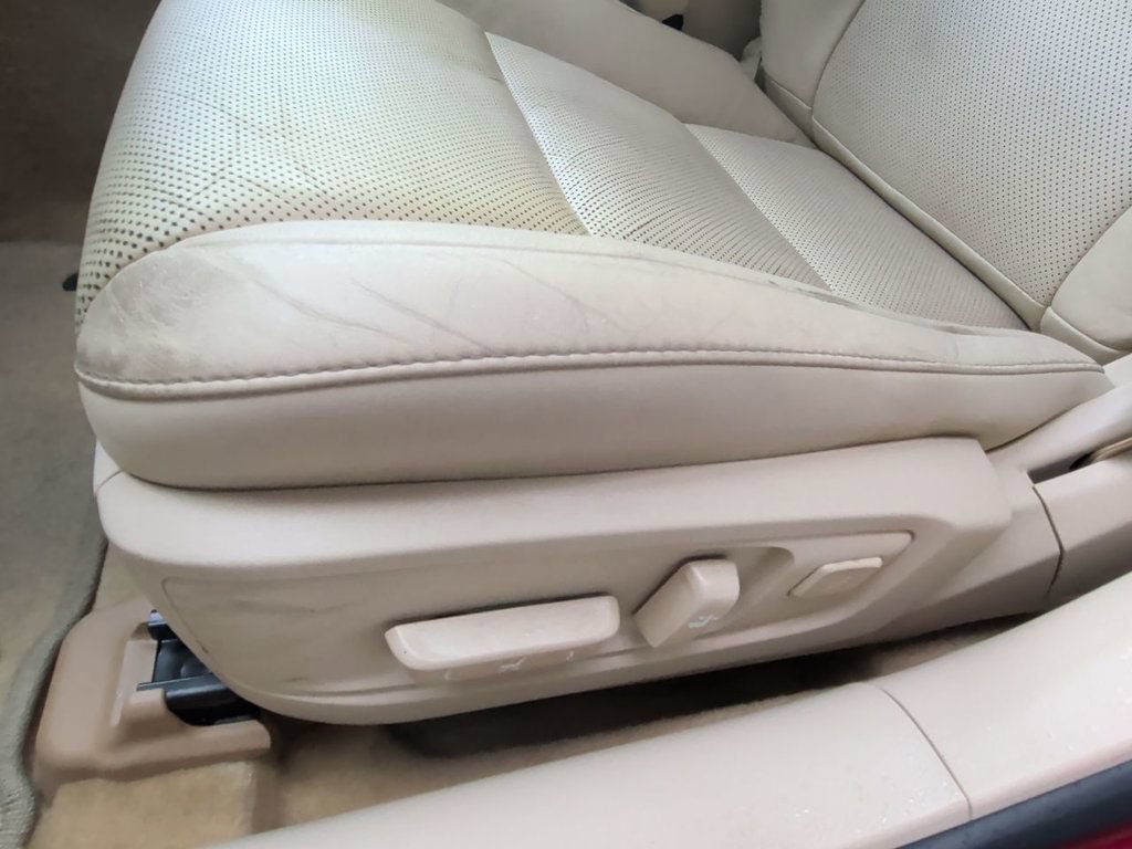 Used 2014 Lexus ES 300h w/ Luxury Package w/Bamboo Trim FWD image 13