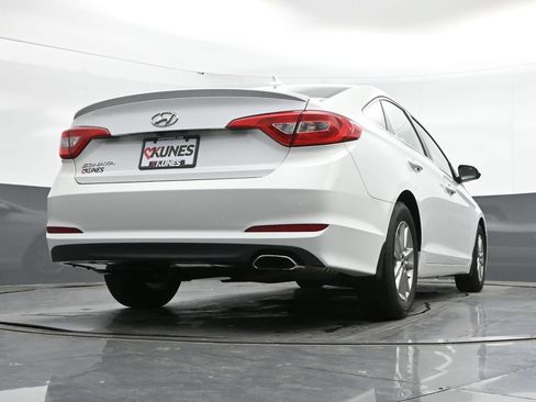 Used 2016 Hyundai Sonata SE FWD image 38