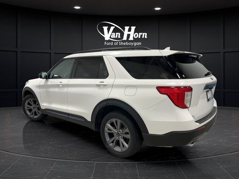 Used 2023 Ford Explorer XLT w/ Equipment Group 202A AWD/4WD image 5