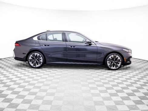 Used 2024 BMW 540i xDrive w/ Premium Package AWD/4WD image 6