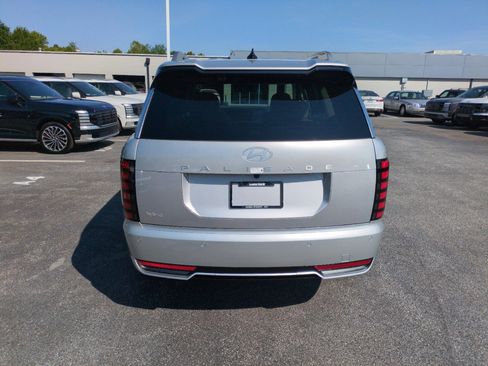 New 2026 Hyundai Palisade Calligraphy FWD image 6