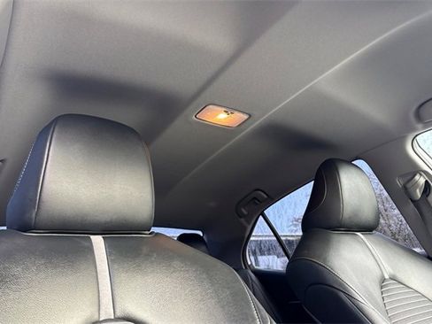 Used 2022 Toyota Camry SE image 19
