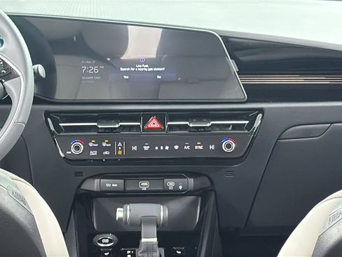 New 2025 Kia Niro EX Touring image 16