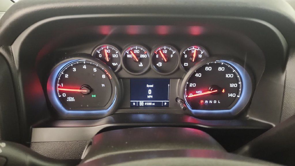 Used 2022 Chevrolet Silverado 2500 Custom w/ Custom Value Package AWD/4WD image 11