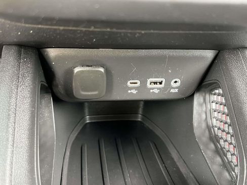 Used 2023 Chevrolet TrailBlazer RS w/ Convenience Package AWD/4WD image 31