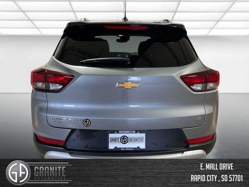 Used 2025 Chevrolet TrailBlazer LT w/ Convenience Package AWD/4WD image 5