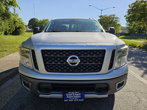 Used 2018 Nissan Titan PRO-4X w/ Pro-4x Convenience Package AWD/4WD image 9