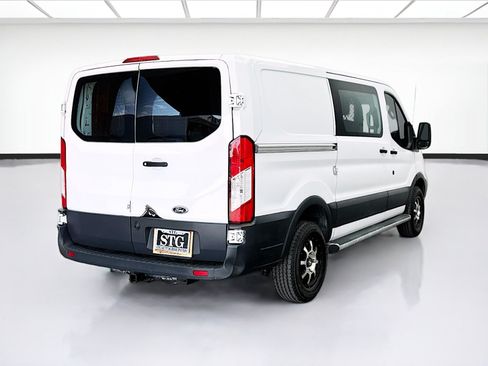 Used 2018 Ford Transit 250 130 Low Roof w/ Exterior Upgrade Package RWD image 4