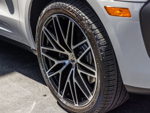 Certified 2026 Porsche Macan S AWD/4WD image 16