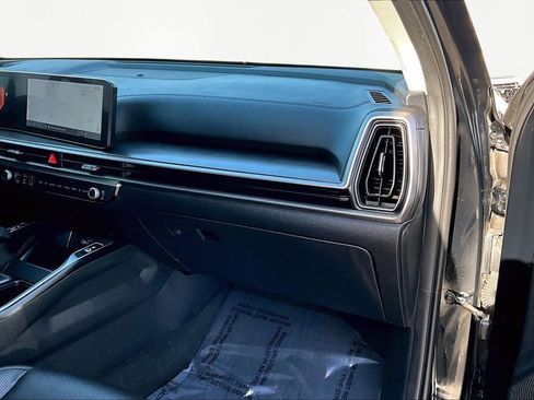 Used 2024 Kia Sorento S image 17