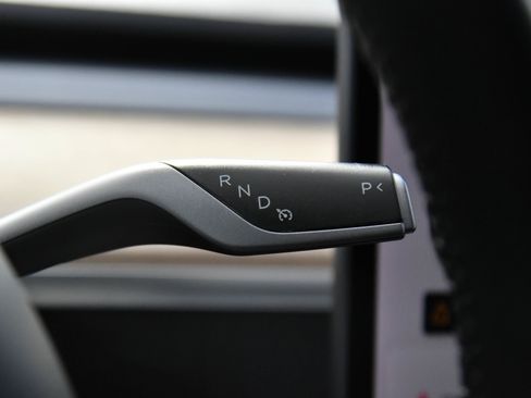 Used 2020 Tesla Model 3 Standard Range RWD image 26
