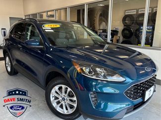 Used 2020 Ford Escape SE image 1