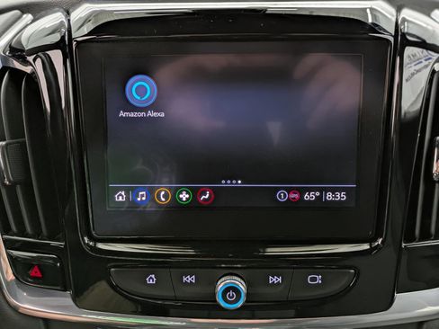 Used 2022 Chevrolet Traverse LT image 36