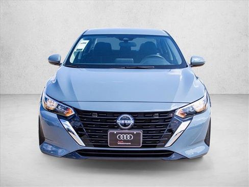 Used 2025 Nissan Sentra SV FWD image 2