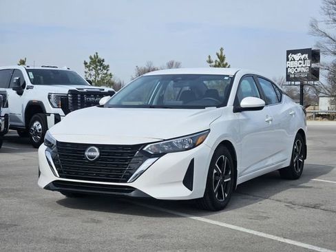 Used 2024 Nissan Sentra SV image 3