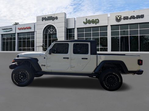 Certified 2023 Jeep Gladiator Sport image 6