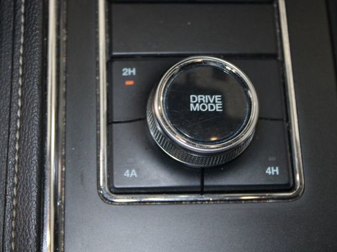 Used 2024 Ford Expedition Max XLT image 33