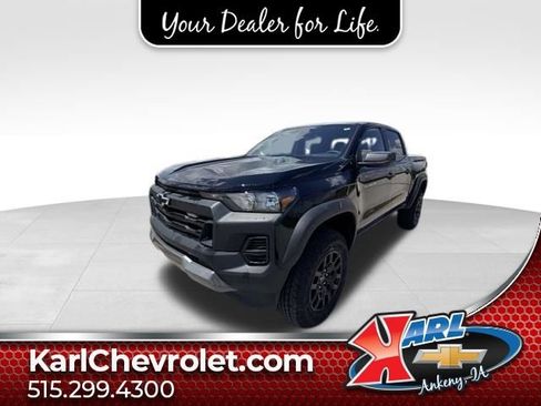 Used 2025 Chevrolet Colorado Trail Boss AWD/4WD image 1