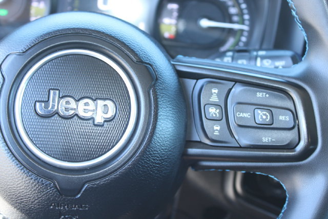 Used 2024 Jeep Wrangler Unlimited Rubicon 4xe AWD/4WD image 19
