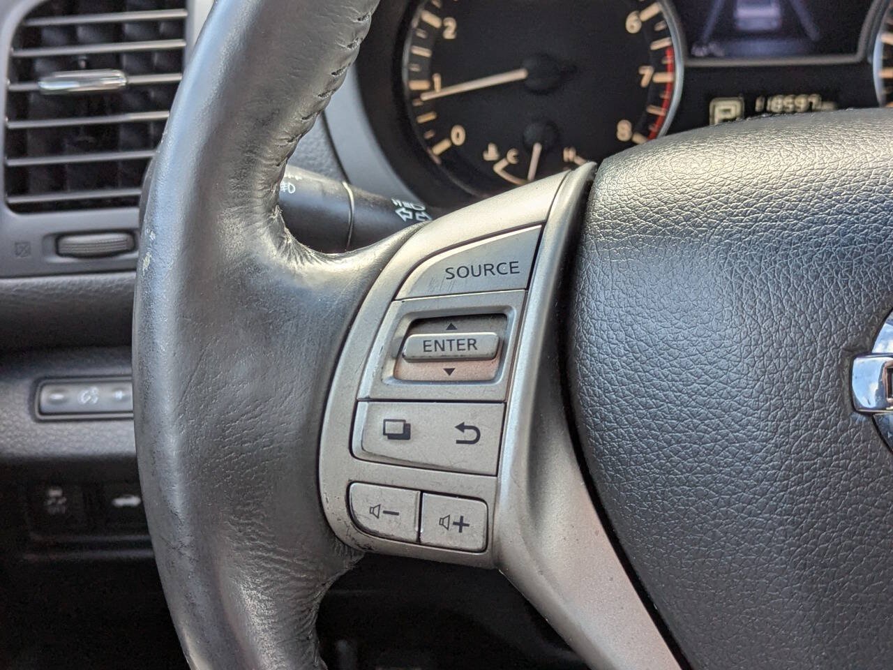 Used 2015 Nissan Altima 2.5 SL w/ Technology Package FWD image 24