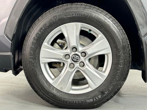 Used 2021 Toyota RAV4 XLE image 35